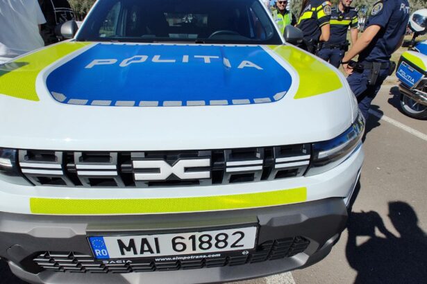 incredibil politisti praduiti in propria curte hotul le a furat autospeciala si a plecat cu ea acasa intr un alt judet 68fe4a6134d26