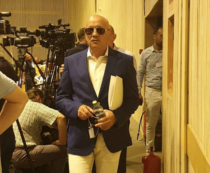 Ion Dumitrache poate părăsi țara după ce instanța a modificat controlul judiciar în dosarul mafiei din Portul Constanța. 1 ion dumitrache are liber sa plece din tara instanta i a modificat controlul judiciar in dosarul mafiei din portul constanta 68fb7d0dd5d95