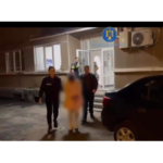 jaf cu violenta intr un mall doua femei au furat haine si le au batut pe angajate ele au fost retinute de politisti 68e2663262c2d