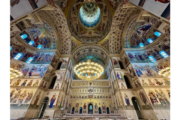 live azi este sfintita catedrala mantuirii neamului cea mai mare biserica din romania vezi aici programul liturgic 68fdc1448e13f