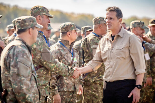 ministrul apararii de ziua armatei continuam investitiile in tehnica de lupta infrastructura si instruire a militarilor 68fca9f51437b