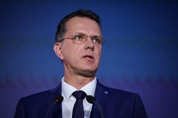 ministrul apararii nationale ionut mosteanu vor ramane aproximativ 1 000 de soldati americani in romania 6901f54e8fbdb