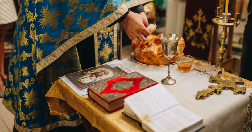 Moșii de toamnă 2025: Alimentele care se împart în Sâmbăta Morților. Recomandările preotului pentru fiecare pachet de pomană 1 mosii de toamna 2025 ce alimente se impart in sambata mortilor recomandarea preotului pentru fiecare pachet oferit de pomana 69044cae7cfb1