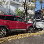 Indiferent de funcție sau avere! Mașinile familiei Bujduveanu sunt curățate cu drag în fața casei 5 nu conteaza functia sau averea masinile familiei bujduveanu sunt lustruite cu drag in fata casei 68fe253757592