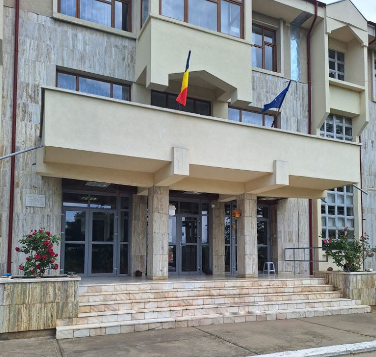 O clasă de la Liceul Tehnologic Axiopolis din Cernavodă se desființează. Ce se întâmplă cu cei 14 elevi? 1 o clasa de la liceul tehnologic axiopolis din cernavoda se desfiinteaza iata ce se intampla cu cei 14 elevi 690044a2d7aa2