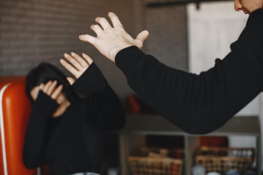 o femeie mama a patru copii salvata din mainile concubinului de o postare pe facebook tanara fusese batuta mar 68f27e7845d1e