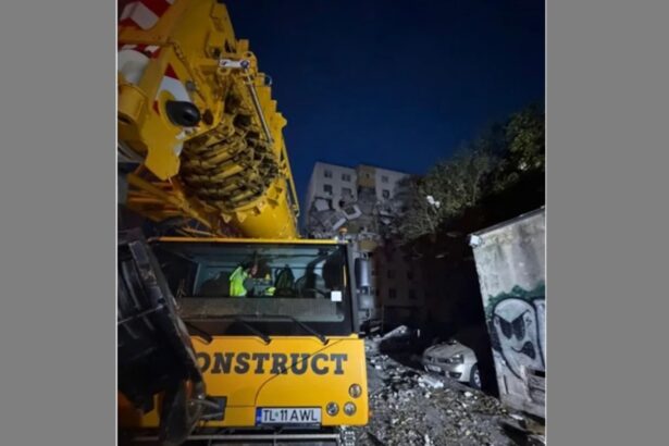 o macara uriasa inmatriculata in tulcea a recuperat trupul femeii insarcinate care a murit in explozia din bucuresti iata cui ar apartine mastodontul 68f346de03171