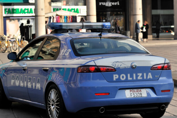 o romanca a incercat sa intre in italia cu 14 kilograme de droguri in stomac 68dfddb099cfe