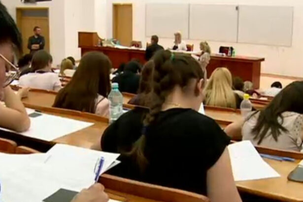 o studenta din constanta a castigat procesul impotriva universitatii care a obligat o sa plateasa zeci de mii de euro pentru transfer 68f09ebe21dff