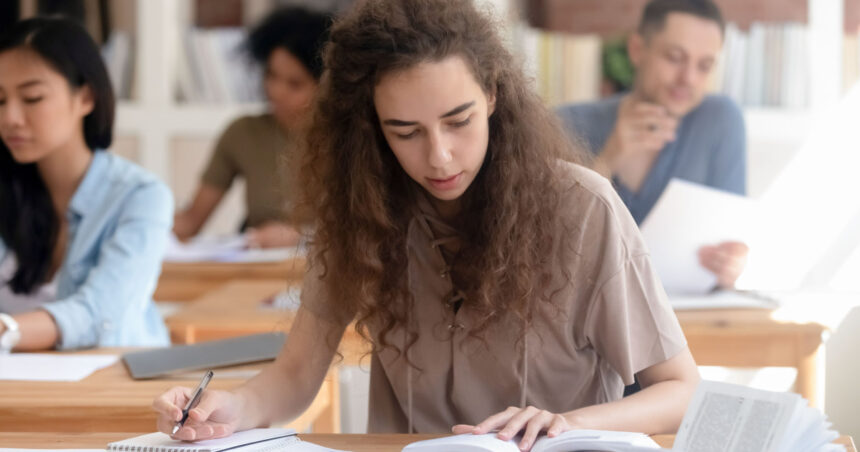 o universitate din bucuresti isi suspenda miercuri cursurile cu prezenta fizica din cauza codului rosu de ploi 68e52455408b9