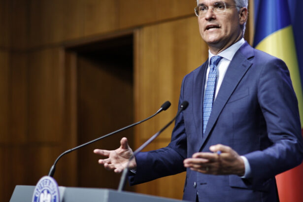 paradoxul romaniei explicat de pislaru tara noastra sta pe un munte de bani europeni dar incearca sa incheie anul cu deficit de 84 68ee17de0a9a3