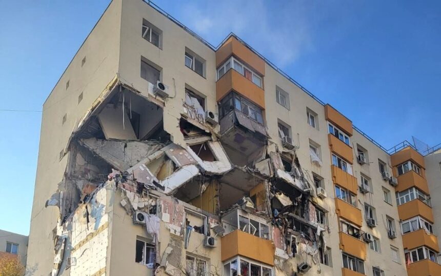 planul rosu activat de pompieri dupa ce o explozie a spulberat un apartament de la etajul 5 68f1e74985d01