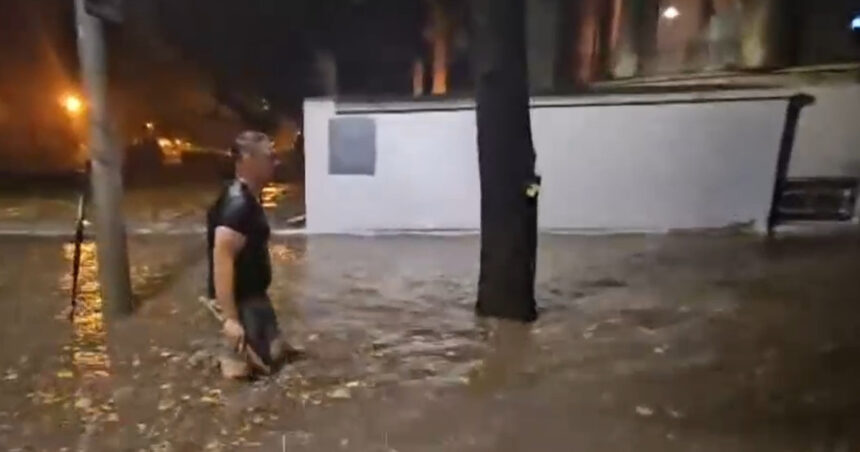reactia primariei constanta dupa ce mai multi saci cu nisip pusi pe strazi impotriva inundatiilor au fost furati 68e78765039d1