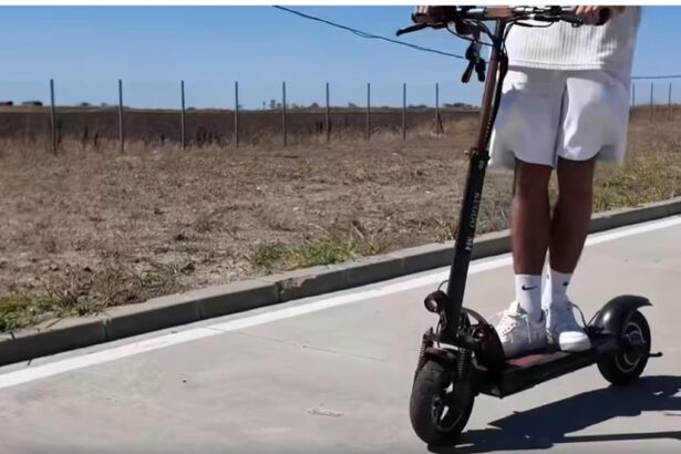 reguli mai stricte pentru trotinete si biciclete electrice se pregateste introducerea permisului special de conducere 68e6654de729b