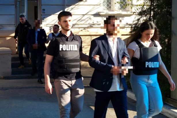 se dadeau reprezentanti ai statului si talhareau batrani pipi si matei condamnati definitiv 68dda57bd231a