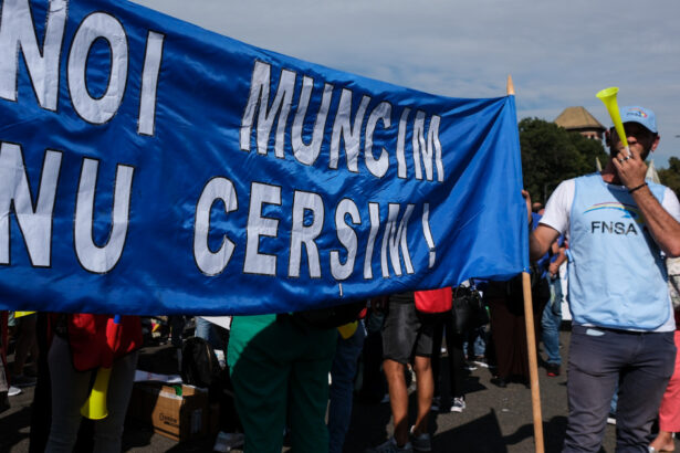 sindicalistii din administratie anunta proteste in ziua cand la guvern se discuta salariul minim nu mai acceptam austeritatea 68ff701a56477