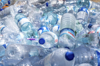 sticlele de plastic se vor schimba din nou ce urmeaza dupa capacul care nu se poate desprinde 68eb2acfba11d