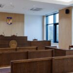 tanarul suspectat ca ar fi trimis mail uri de amenintare catre scoli spitale si alte institutii publice ramane dupa gratii iata minuta 68e7c4c7dbdd8