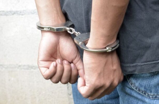 tanarul urmarit in trafic de politisti pe mai multe artere din constanta retinut pentru conducere fara permis 68efa03015f59