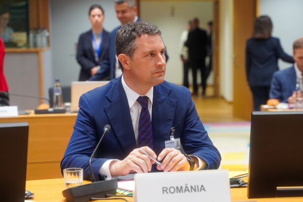 tanczos barna despre interzicerea cumulului pensiei cu salariul este anormal ca persoane care ies la pensie la 50 de ani sa se reangajeze la stat 68e89ba114cdb