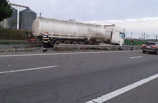 trafic ingreunat pe autostrada a2 bucuresti constanta pana dupa ora 13 00 68f87eb2aaa33
