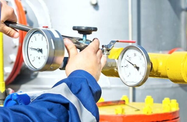 un autoturism a rupt o conducta de gaze in navodari zeci de persoane au fost evacuate 68ffc2740ea38