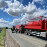 un camion plin cu rapita a luat foc in castelu pompierii din medgidia intervin cu mai multe autospeciale 68ea6b7e3b997