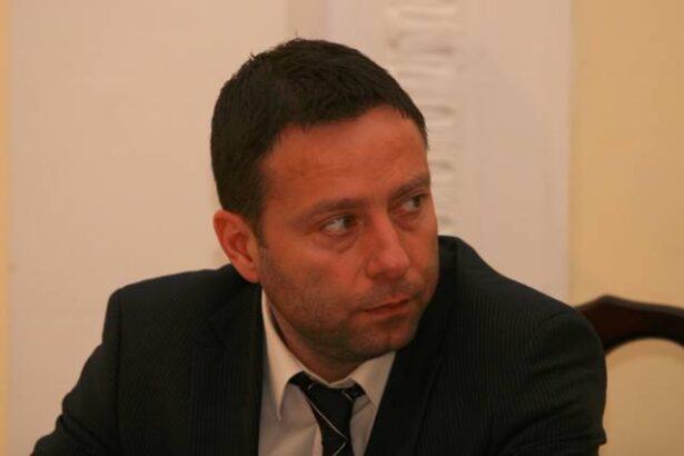 un fost consilier al lui radu mazare a inceput lucrarile pentru construirea unui nou bloc pe strada oborului 69033c3812387