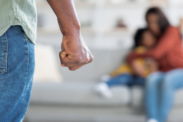 un roman si a transformat casa intr o inchisoare domestica pentru sotie si copii ani de teroare violente filmate si abuzuri 68fa117cf251c