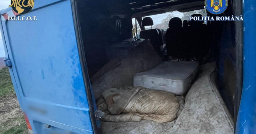 Unul dintre bărbații din Iași acuzați că au forțat două persoane să muncească în condiții degradante este consilier PNL și va fi exclus din partid. 1 unul din barbatii din iasi acuzati ca au fortat 2 oameni sa munceasca in conditii degradante e consilier pnl va fi exclus din partid 6903417342adc