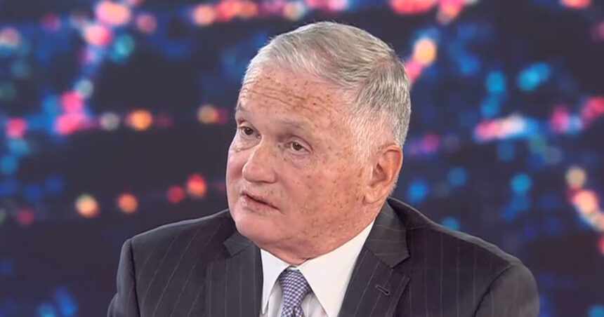 Adrian Zuckerman: M-a surprins că anunțul retragerii unor trupe ale SUA s-a făcut când Trump era în Asia. E o mare primejdie. 1 video adrian zuckerman m a surprins ca anuntul retragerii unor trupe ale sua s a facut cand trump era in asia e o mare primejdie 6903ca8ca174f