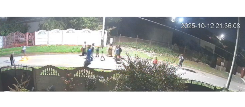 video calvarul trait de o femeie din cumpana terorizata de vecini si de copiii acestora continua ce transmite politia locala 68ed0e56df8e5