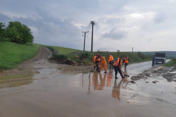 video cod rosu de ploi situatia drumurilor din judetul constanta vezi unde sunt probleme 68e622c667239
