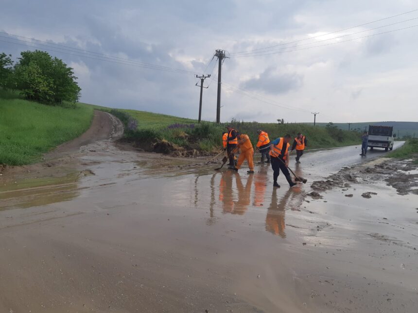 video cod rosu de ploi situatia drumurilor din judetul constanta vezi unde sunt probleme 68e622c667239