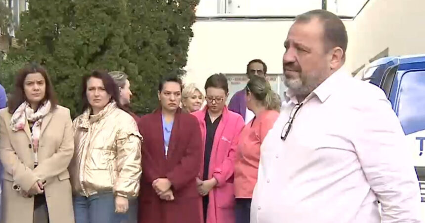 Colegii doctoriței care a murit în camera de gardă: „Plângea și o simțeam că nu mai poate, a spus că vrea să își dea demisia” 1 video colegii doctoritei care a murit in camera de garda plangea si o simteam ca nu mai poate a spus ca vrea sa isi dea demisia 6900b394550e7