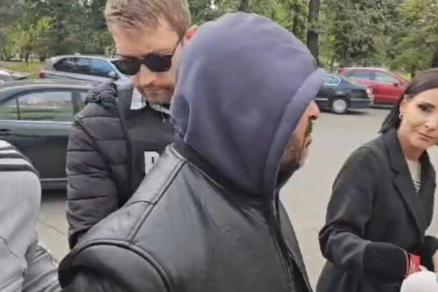 video daca aveam o mitraliera va impuscam pe toti declaratii socante ale barbatului care a vrut sa si incendieze masina intr o benzinarie 68e907686bd90