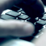 video detinutul hacker de la penitenciarul targu jiu a fost ajutat de un politist directorul unitatii schimbat raport anp 68f60101686c2