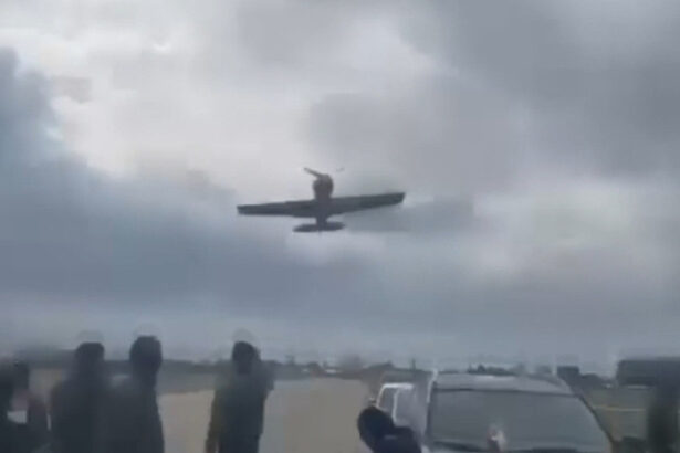 video imaginile unei tragedii evitate la limita un avion a aterizat de urgenta pe iarba la baza aeriana aurel vlaicu boboc in buzau 68f5ef491c4ec