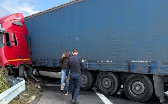 video jandarmii constanteni au intervenit la un accident rutier pe autostrada a2 68f13aee765d2