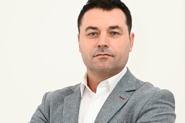 video primar psd din iasi retinut dupa ce ar fi lovit doi copii pnl cere demisia si excluderea lui din partid 6900c51c6879d