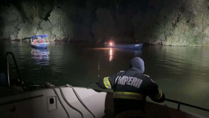accident naval pe dunare in zona canalului mila 36 un barbat a ajuns la spital 6924270553e1b