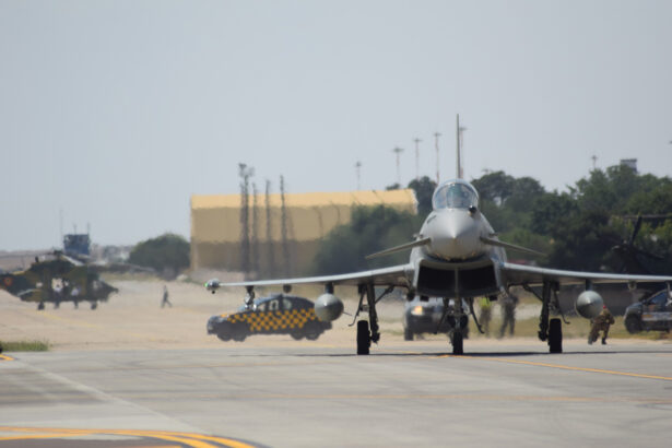 atentie au loc zboruri supersonice ale fortelor aeriene romane germane si americane de la baza 57 mihail kogalniceanu 692493f877281