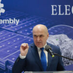 bolojan spune ca a primit plangeri de la marii investitori ca impozitul pe cifra de afaceri inhiba investitiile 6920a4e0ed7c2