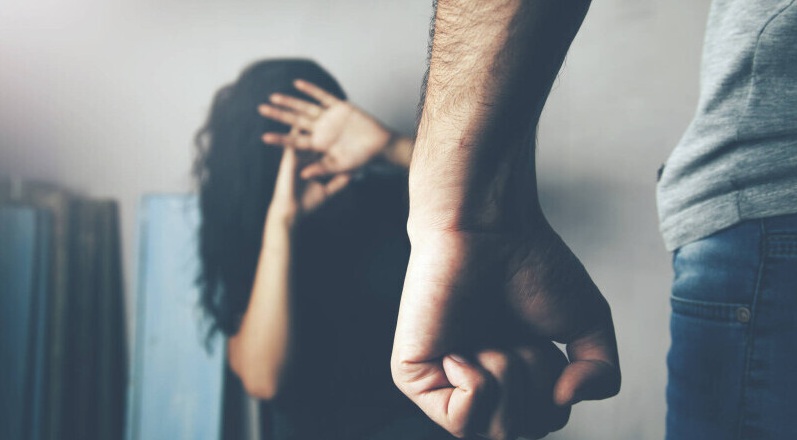 caz socant in judet a intrat peste o femeie in toiul noptii si a incercat sa o violeze sub ochii fiului ei identificat dupa o sapca rosie 6913eb3b5115f