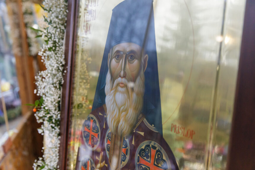 ce se intampla cu moastele sfantului arsenie de la prislop dupa sfintirea noii manastiri anunt de ultima ora de la mitropolitul ardealului 692ab06f3a3a3