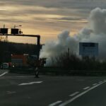circulatie blocata pe autostrada a2 sensul spre capitala arde un ansamblu rutier incarcat cu nitrocalcar 6928066ca76bd