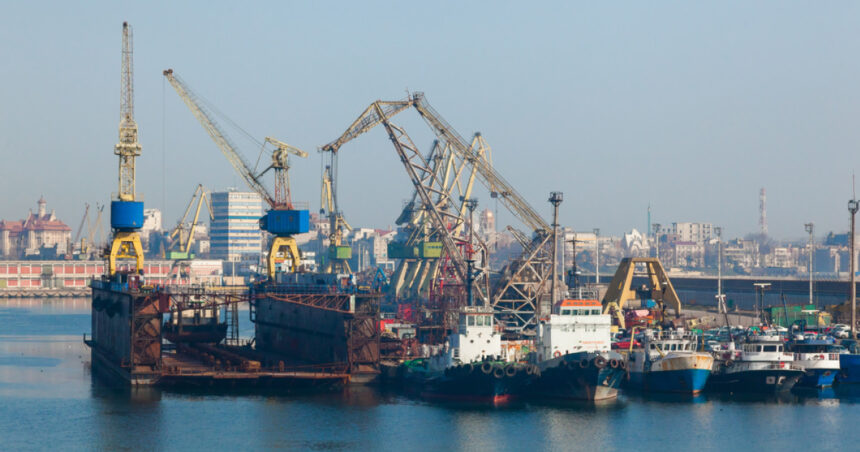 contrabanda cu motorina prin facilitati din portul constanta 37 de perchezitii in noua judete si 11 firme sub lupa diicot 69280be067cd7