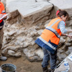 descoperire rara in franta un inel de aur vechi de 2 000 de ani dezvaluie misterele unui mormant roman fastuos 692bcf1f54a4a