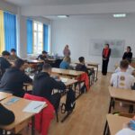 elevii de clasa a xii a din constanta ar putea sta vinerea acasa un proiect pilot 6911bc96913f5