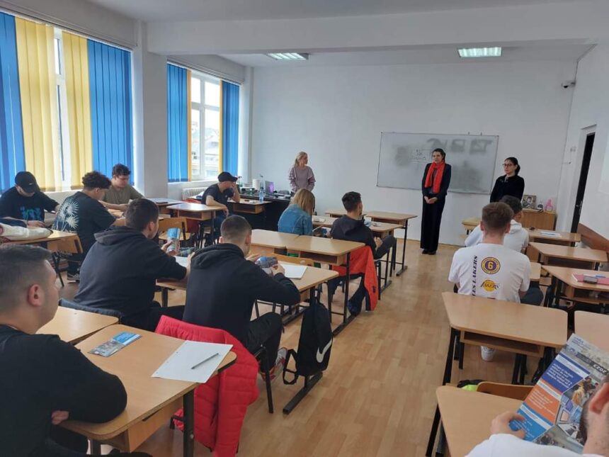 elevii de clasa a xii a din constanta ar putea sta vinerea acasa un proiect pilot 6911bc96913f5